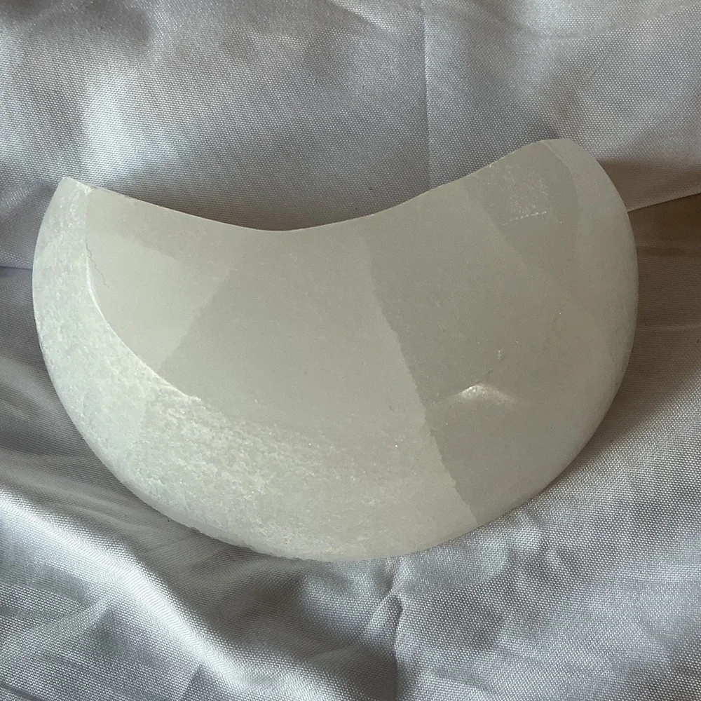 Elegant White Crescent Home Accent